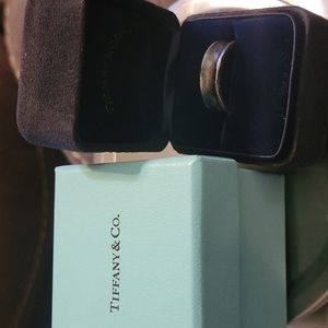 Tiffany&Co Men's 1837 Ring with ring and gift box